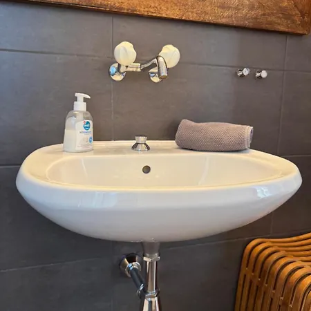 לינה וארוחת בוקר Art'e